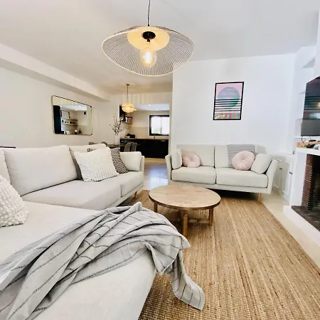 Escape To Serenity - 3 Bedroom Townhouse By The Sea! * 마르베야