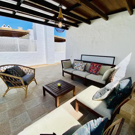 펜션 Escape To Serenity - 3 Bedroom Townhouse By The Sea! *
