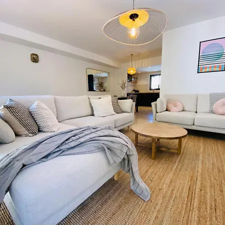 펜션 Escape To Serenity - 3 Bedroom Townhouse By The Sea!
