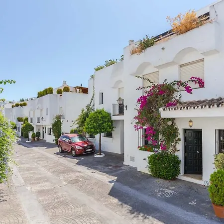 펜션 Escape To Serenity - 3 Bedroom Townhouse By The Sea!
