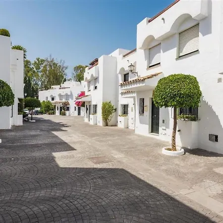 펜션 Escape To Serenity - 3 Bedroom Townhouse By The Sea!
